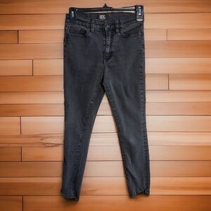 BDG Size 25 Twig High Rise Cropped Urban Outfitters Black Jeans Frayed Bottoms